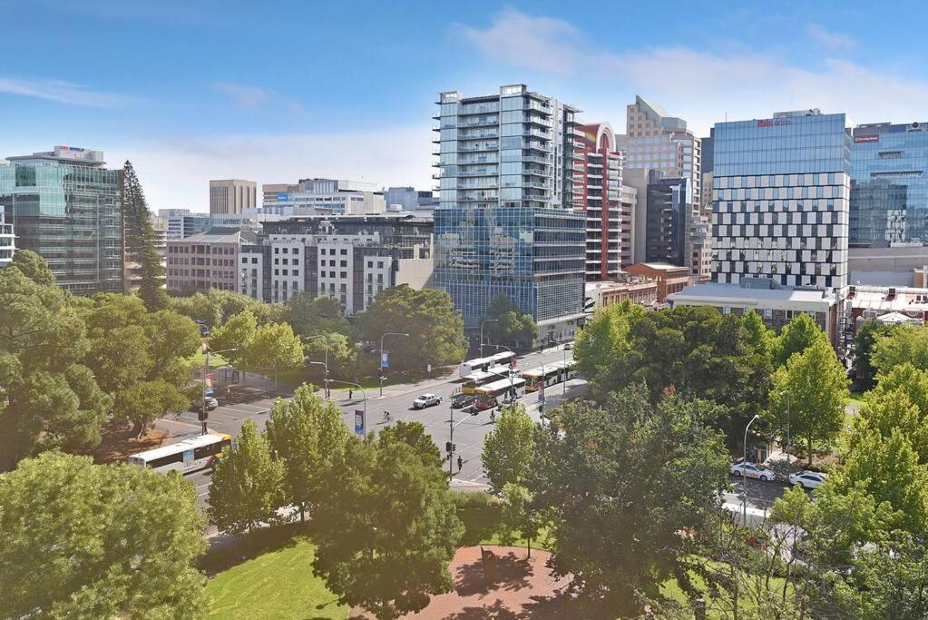 Luxury Overlooking Hindmarsh Sq With Pool & Gym Adelaide Exterior photo