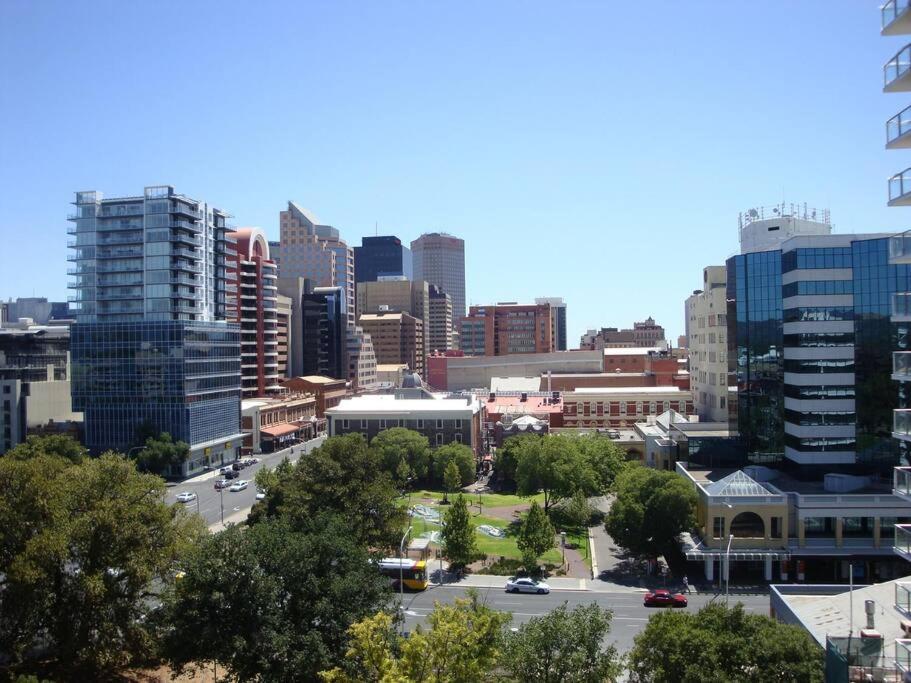 Luxury Overlooking Hindmarsh Sq With Pool & Gym Adelaide Exterior photo