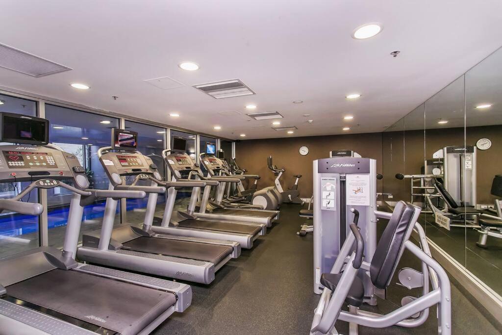 Luxury Overlooking Hindmarsh Sq With Pool & Gym Adelaide Exterior photo